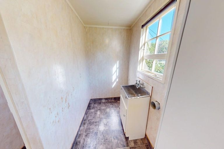 Photo of property in 5 Caversham Road, Westmere, Whanganui, 4501