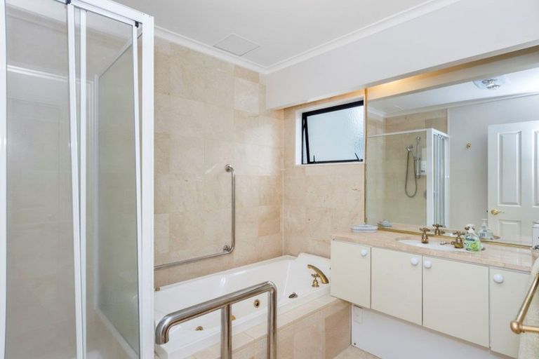 Photo of property in 21 Maunganui Road, Mount Maunganui, 3116