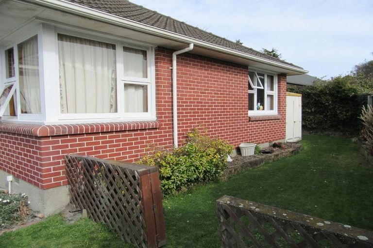 Photo of property in 19 Pinehurst Crescent, Russley, Christchurch, 8042