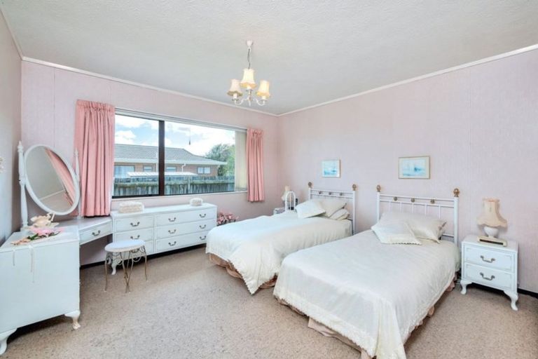 Photo of property in 13 Septimus Place, Henderson, Auckland, 0612