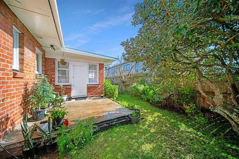 Photo of property in 7a Miami Street, Mangere East, Auckland, 2024