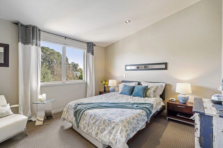 Photo of property in 1/2 Clifton Road, Hauraki, Auckland, 0622