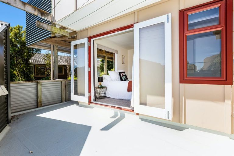 Photo of property in 11 Puketai Place, Pukerua Bay, 5026