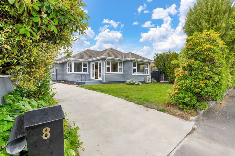Photo of property in 8 Manor Place, Bryndwr, Christchurch, 8053