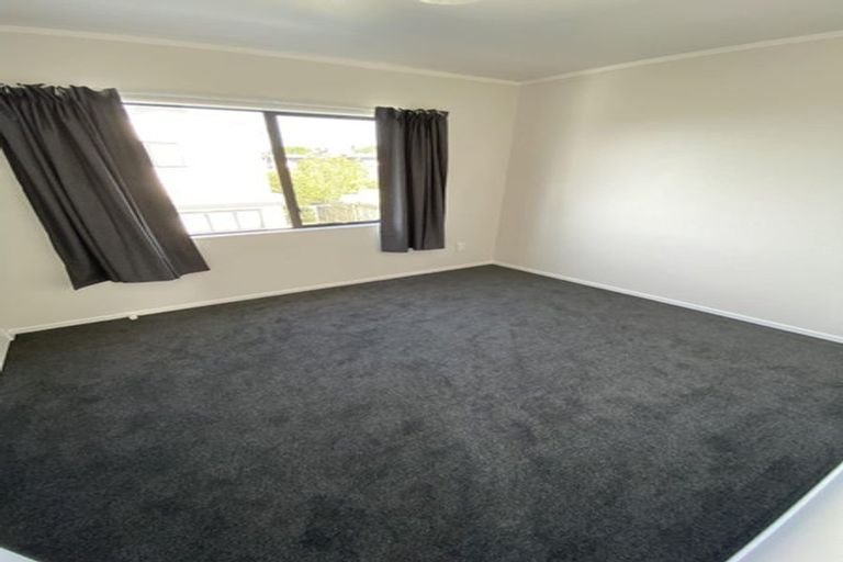 Photo of property in 16 Ebony Place, Massey, Auckland, 0614