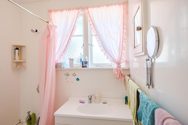 Photo of property in 27 Sandringham Street, Oamaru North, Oamaru, 9400