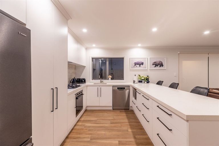 Photo of property in 4a Freedom Drive, Kelvin Grove, Palmerston North, 4414