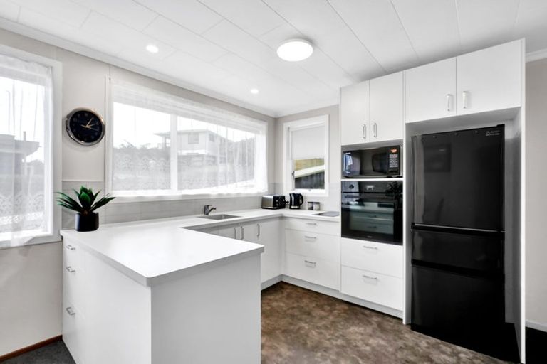 Photo of property in 1/5 Waimea Street, Westown, New Plymouth, 4310
