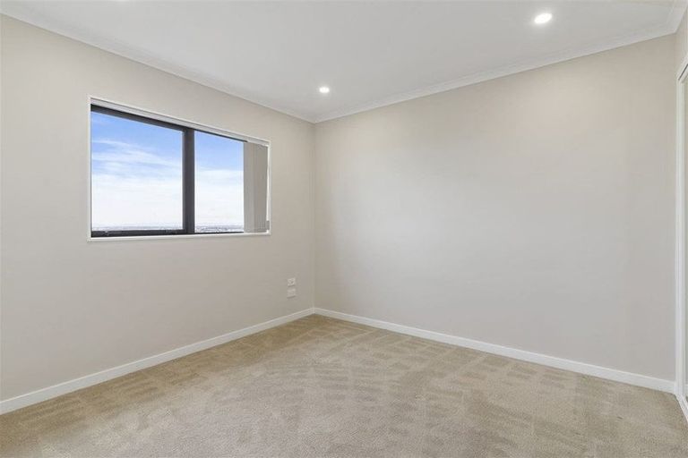 Photo of property in 11a Kirikiri Drive, Papakura, 2110