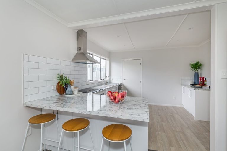 Photo of property in 80 Tararua Road, Levin, 5571