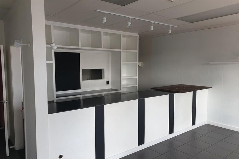 Photo of property in 4/80 Gunner Drive, Te Atatu Peninsula, Auckland, 0610