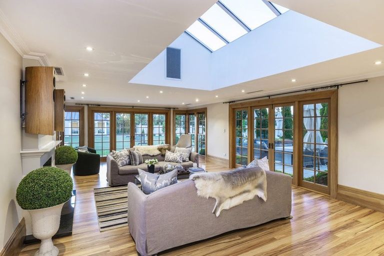 Photo of property in 5 Saint Barnabas Lane, Fendalton, Christchurch, 8052