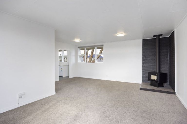 Photo of property in 6 Calgher Avenue, Waitara, 4320