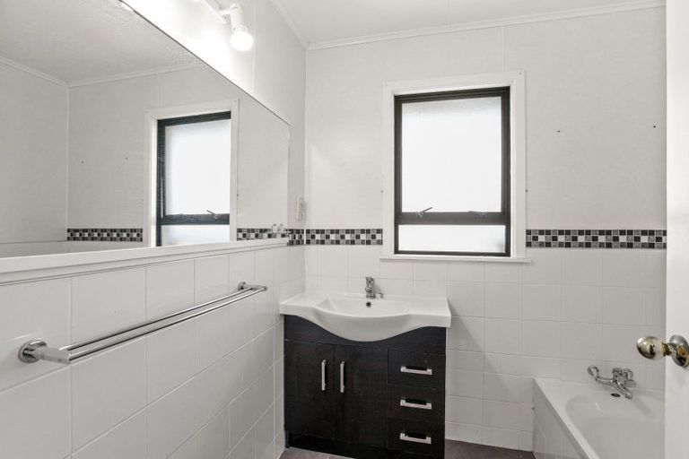 Photo of property in 47 Crownhill Street, Spotswood, New Plymouth, 4310