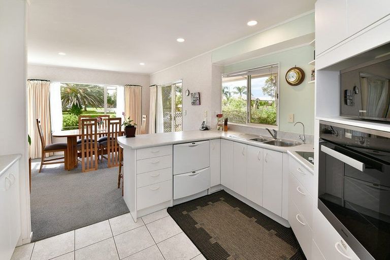 Photo of property in 188 Lakeside Drive, Orewa, 0931