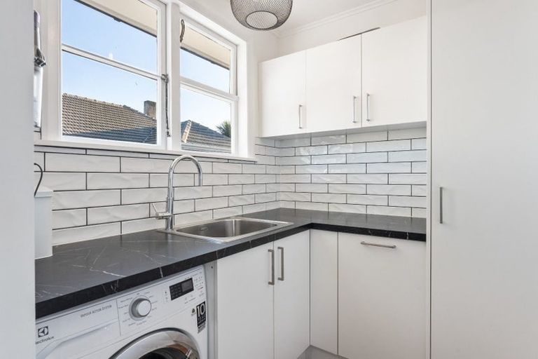 Photo of property in 21 Hadfield Crescent, College Estate, Whanganui, 4500
