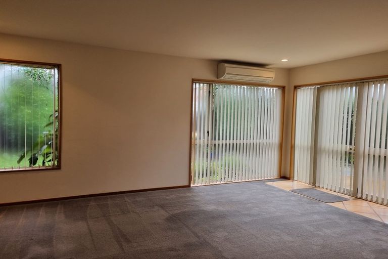 Photo of property in 5a Oakhurst Place, Russley, Christchurch, 8042