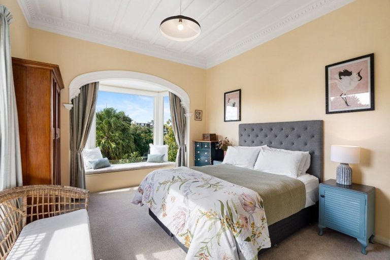 Photo of property in 13 Roslyn Road, Bluff Hill, Napier, 4110