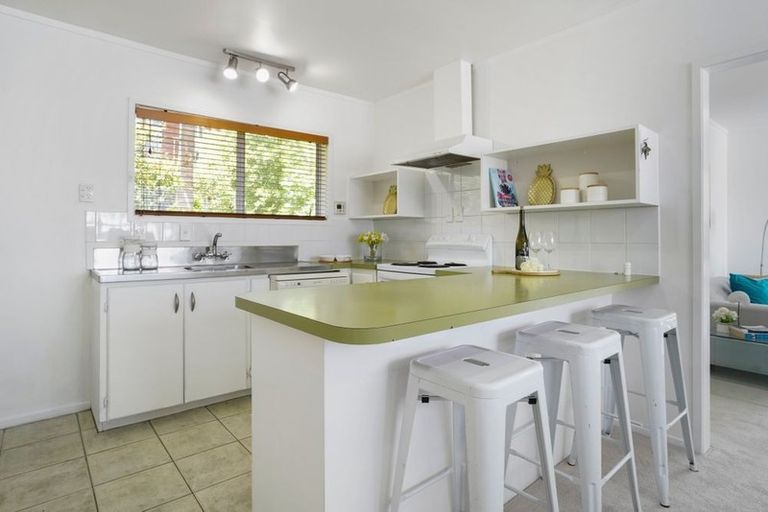 Photo of property in 2/38 Stanley Road, Glenfield, Auckland, 0629