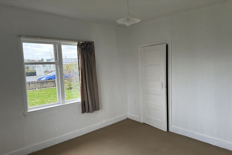 Photo of property in 122 Mcmurdo Street, Tinwald, Ashburton, 7700