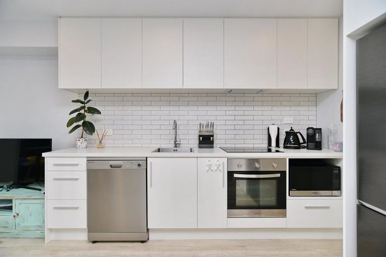 Photo of property in 8/10 New Brighton Road, Shirley, Christchurch, 8061