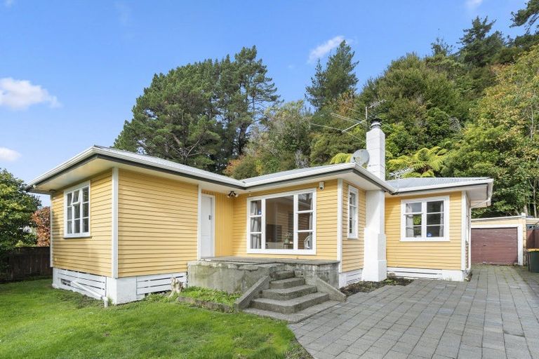 Photo of property in 80 Hine Road, Wainuiomata, Lower Hutt, 5014