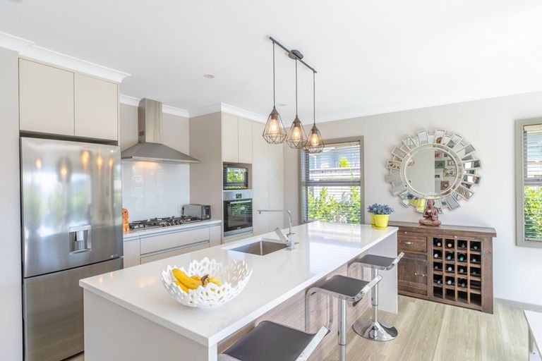 Photo of property in 90b/1 Endeavour Drive, Whitby, Porirua, 5024