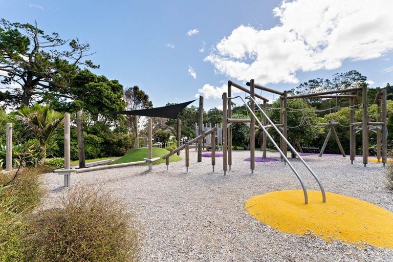 Photo of property in 222 Manuka Road, Bayview, Auckland, 0629