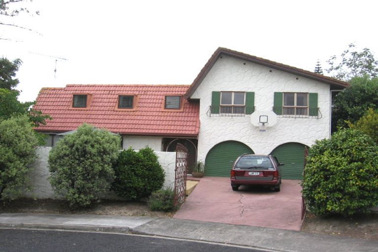 Photo of property in 3 Glenbush Place, Birkenhead, Auckland, 0626