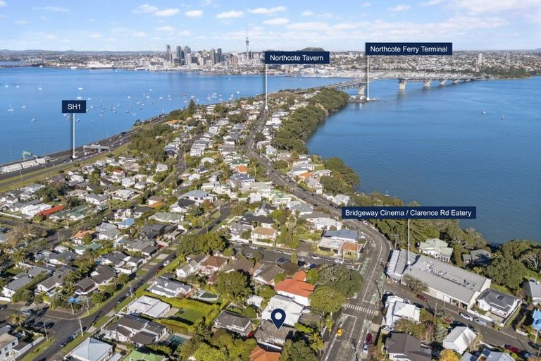 Photo of property in 1/123 Queen Street, Northcote Point, Auckland, 0627