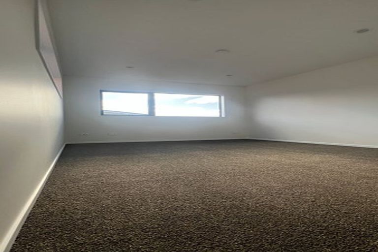 Photo of property in 4c Medina Place, Half Moon Bay, Auckland, 2012