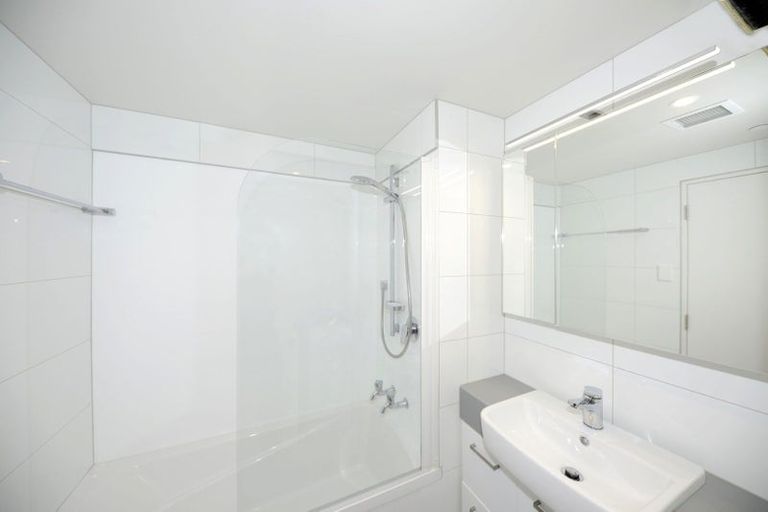 Photo of property in Gloucester Towers, 2/28 Gloucester Street, Christchurch Central, Christchurch, 8013