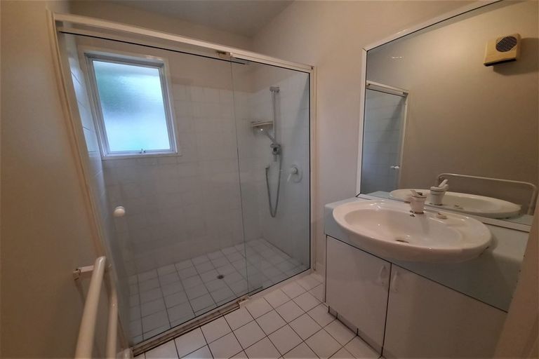 Photo of property in 32 Huntingdon Place, Avonhead, Christchurch, 8042