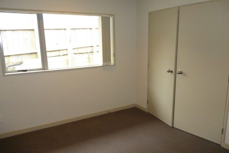 Photo of property in 18 Spoonbill Place, Unsworth Heights, Auckland, 0632