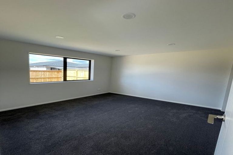 Photo of property in 14 Noia Way, Karaka, Papakura, 2113