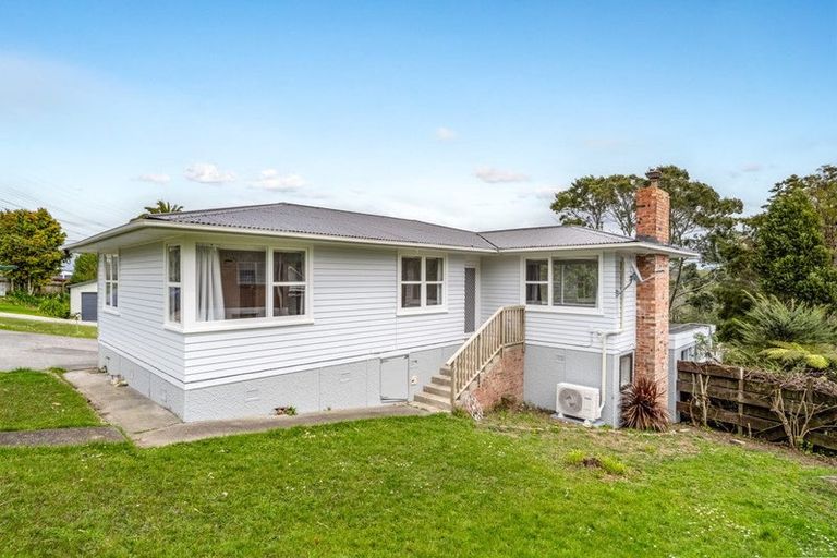 Photo of property in 194 Don Buck Road, Massey, Auckland, 0614