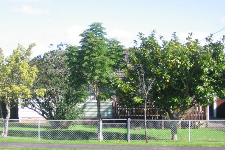 Photo of property in 20 Garelja Road, Henderson, Auckland, 0612