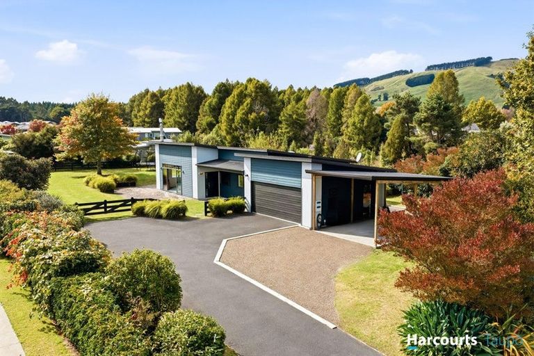 Photo of property in 92 Lisland Drive, Kinloch, Taupo, 3377