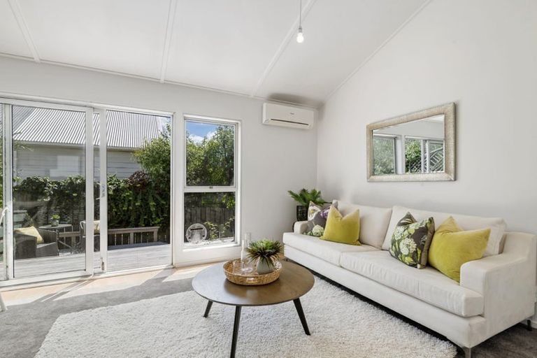 Photo of property in 2/24 Hastings Parade, Devonport, Auckland, 0624