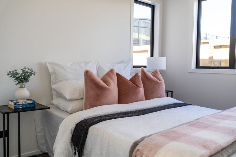 Photo of property in 19 Halo Green, Peacocke, Hamilton, 3206