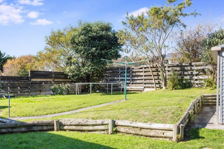 Photo of property in 100 Omapere Street, Whitby, Porirua, 5024