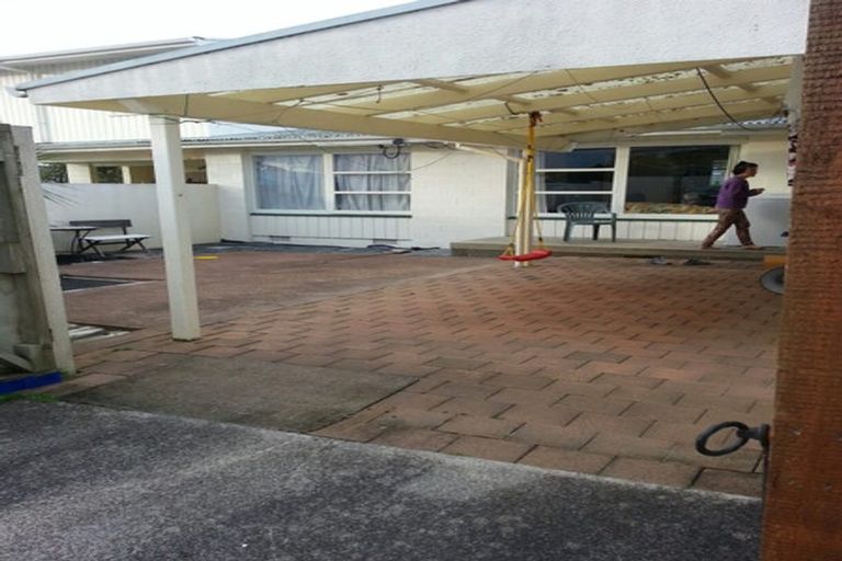 Photo of property in 2/2 Lansdowne Street, Bayswater, Auckland, 0622