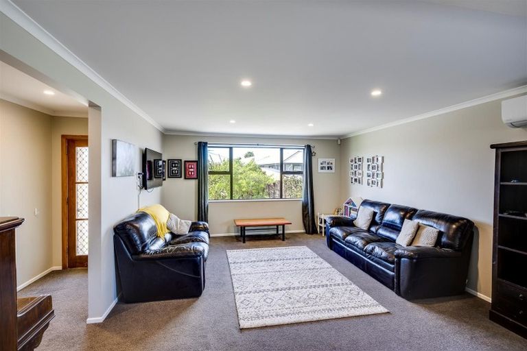 Photo of property in 6 Jarvis Place, Taradale, Napier, 4112