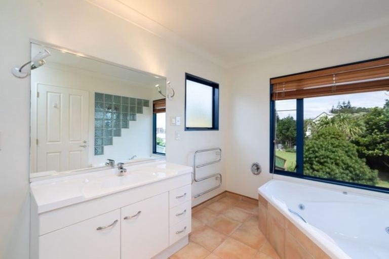 Photo of property in 8 Middleton Road, Paraparaumu Beach, Paraparaumu, 5032