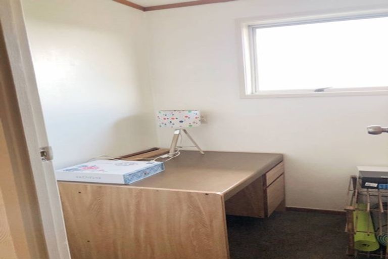 Photo of property in 13 Seakens Way, Glen Eden, Auckland, 0602