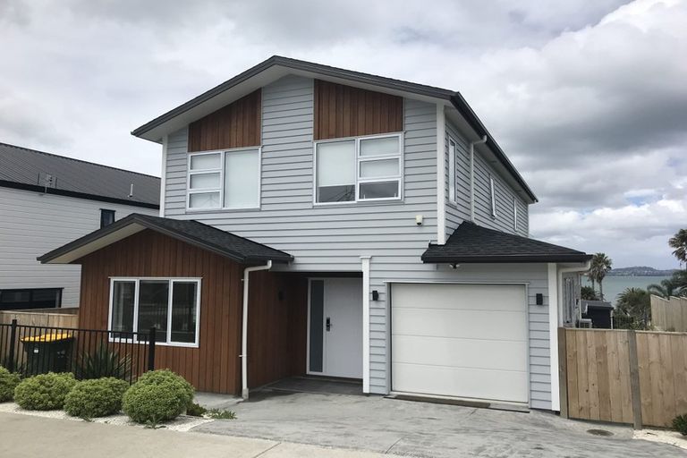 Photo of property in 10 Gunn Way, Hobsonville, Auckland, 0616