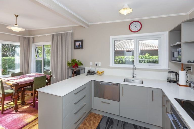 Photo of property in 52 Matatua Road, Raumati Beach, Paraparaumu, 5032