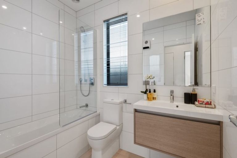 Photo of property in 35 Pepene Avenue, Takanini, 2112