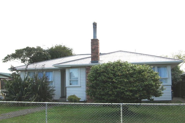 Photo of property in 1/108 Lincoln Road, Henderson, Auckland, 0610