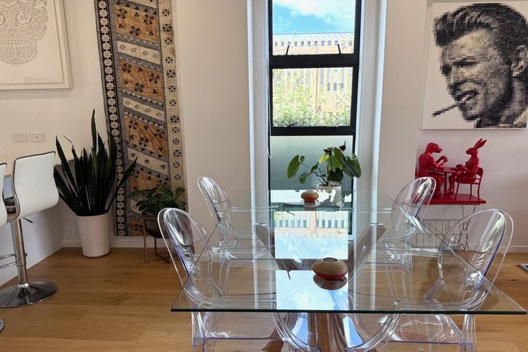 Photo of property in 2 Nga Tutu Place, Belmont, Auckland, 0622